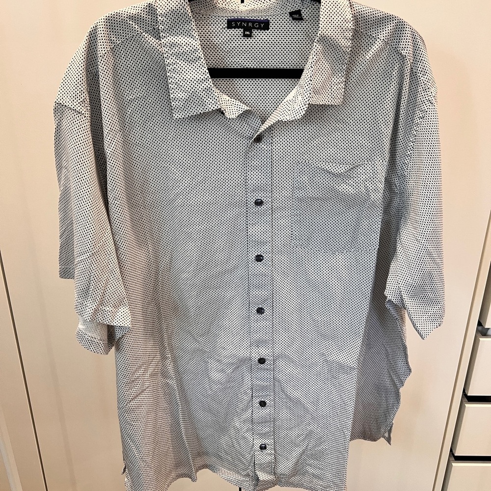 Synergy Men's Gray Button Down Shirt